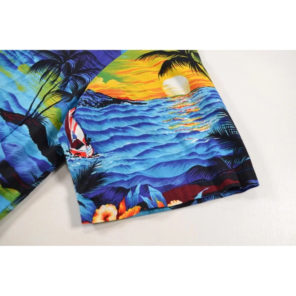 Royal Hawaiian Creations Aloha Tropical Shirt‎ Men's Medium Palm Trees Catamaran